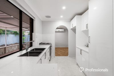 /international/au/8-camfield-place-beechboro-wa-151044064/