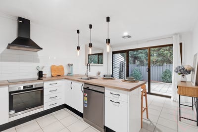 /international/au/37-connelly-place-belconnen-act-148479408/