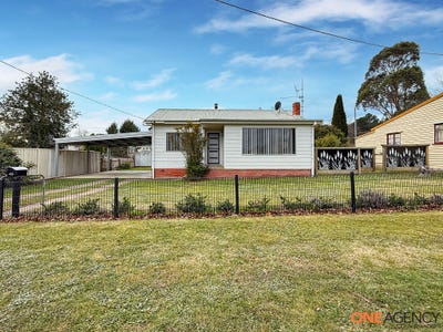 /international/au/43-burton-street-bombala-nsw-151459472/