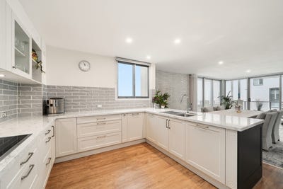 /international/au/23-5-lilla-street-woody-point-qld-152670800/