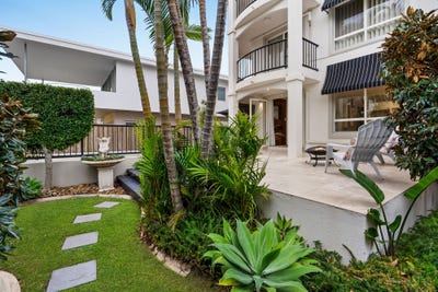 /international/au/1-22-montana-road-mermaid-beach-qld-148542972/