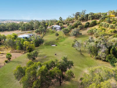 /international/au/8-anthony-court-summerholm-qld-151159792/