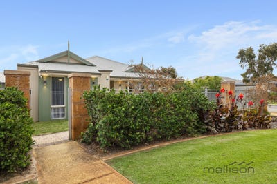 /international/au/2-pearl-lane-piara-waters-wa-151029068/