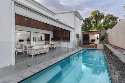 /international/au/23-nelson-place-carindale-qld-148085404/