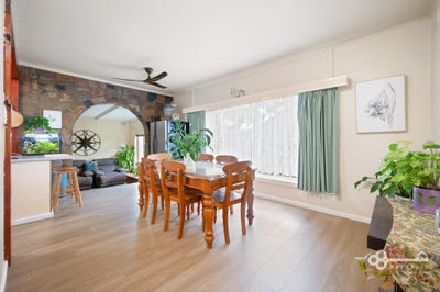 /international/au/16-cunningham-street-mount-gambier-sa-151362924/