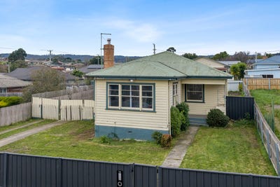 /international/au/14-wadley-street-newnham-tas-151606104/