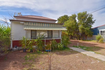 /international/au/134-pierce-street-wellington-nsw-151041496/