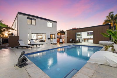/international/au/9-eastpark-drive-helensvale-qld-148632912/?lang=en