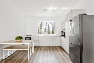 /international/au/8-prospect-street-crookwell-nsw-152516296/