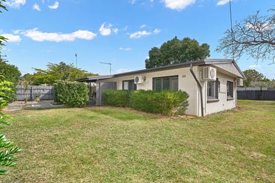 /international/au/29-oleander-street-holloways-beach-qld-148542416/