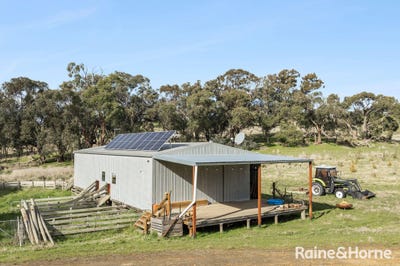 /international/au/679-dallistons-road-barfold-vic-204552968/