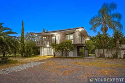 /international/au/8-olive-road-devon-meadows-vic-150945920/