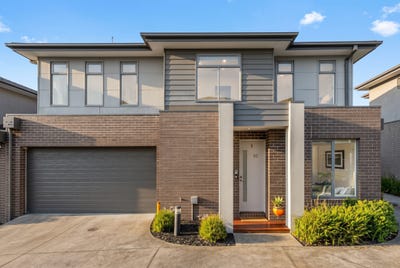 /international/au/10-118-kennington-park-drive-endeavour-hills-vic-152595980/