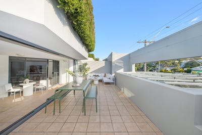 /international/au/18-1000-1008-pittwater-road-collaroy-nsw-151269368/