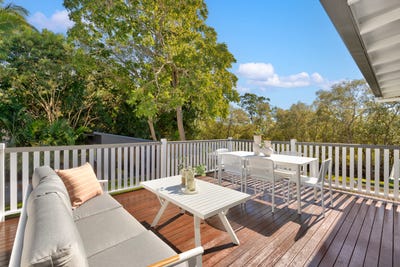 /international/au/42-raymond-st-shorncliffe-qld-148506488/