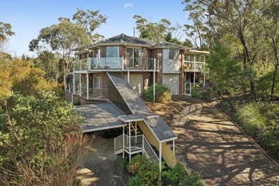 /international/au/30-glenview-road-wentworth-falls-nsw-151378768/