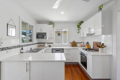 /international/au/11-cross-street-mitchelton-qld-151003180/