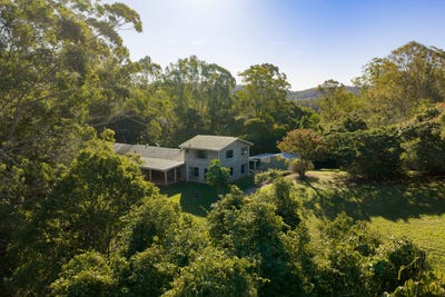 /international/au/66-thompson-road-ross-creek-qld-151409380/