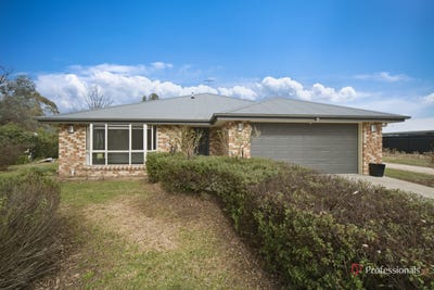 /international/au/20-east-street-uralla-nsw-151546292/