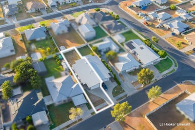 /international/au/2-6-newman-drive-emerald-qld-150962436/