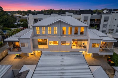 /international/au/5-15-17-sylvan-beach-esplanade-bellara-qld-150975308/
