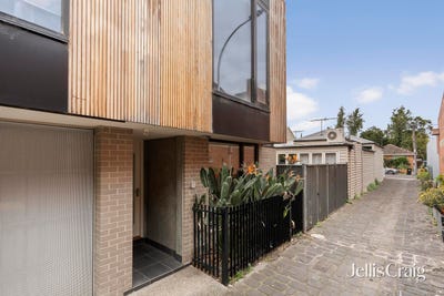 /international/au/8-clare-lane-kensington-vic-152679864/