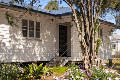 /international/au/88-clark-street-clifton-qld-152444268/