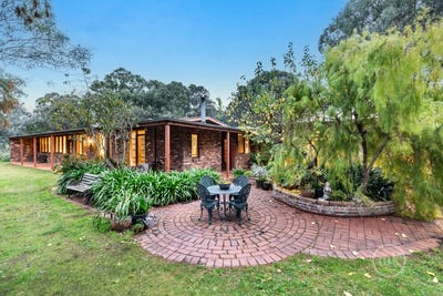 /international/au/50-laurie-street-yarrambat-vic-151337212/