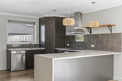 /international/au/93-parklands-parade-newnham-tas-150924440/