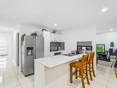 /international/au/1-6-cress-court-pimpama-qld-151492948/