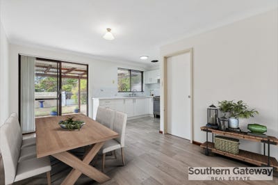 /international/au/26-mckean-way-parmelia-wa-148359604/