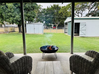 /international/au/16-lawrence-street-moranbah-qld-151173084/