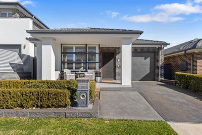 /international/au/14-clubmoss-street-denham-court-nsw-148606552/?lang=fr