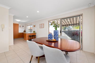 /international/au/3-39-johnston-street-carina-qld-151960544/