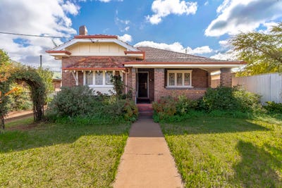 /international/au/151-loftus-street-temora-nsw-151172680/