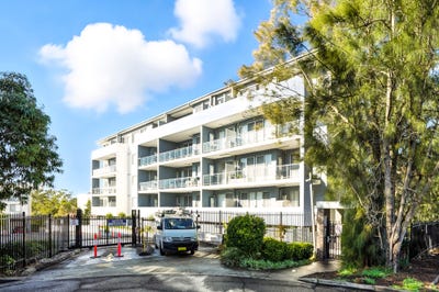/international/au/8-8b-myrtle-st-prospect-nsw-148722500/