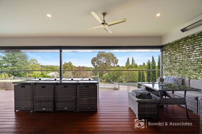 /international/au/18-kerferd-road-beechworth-vic-150725888/
