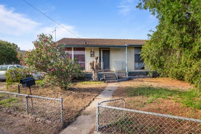 /international/au/2-warren-street-stawell-vic-150748236/