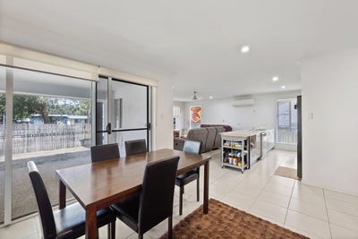 /international/au/17-peppertree-crescent-andergrove-qld-152551128/