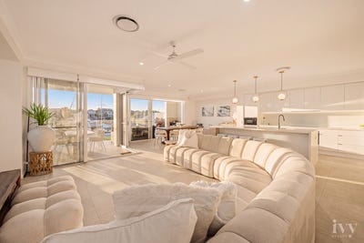 /international/au/8943-the-point-circuit-sanctuary-cove-qld-152213100/