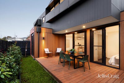 /international/au/2-16-summerhill-road-glen-iris-vic-152067132/