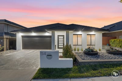 /international/au/54-lawler-drive-oran-park-nsw-151358972/