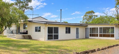 /international/au/180-hayden-street-dalby-qld-152636696/