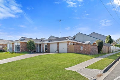 /international/au/1-crookston-drive-camden-south-nsw-148470460/