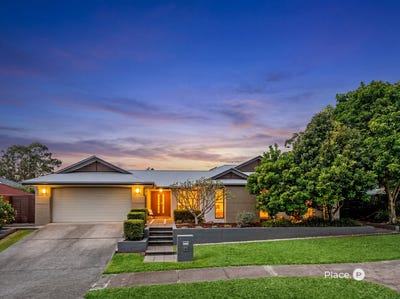 /international/au/1-eungella-terrace-forest-lake-qld-151271904/