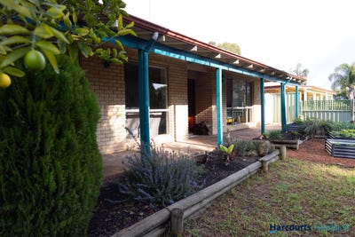 /international/au/22-struthers-st-nannup-wa-148600912/