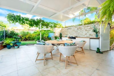 /international/au/4-thetford-close-clifton-beach-qld-148495912/