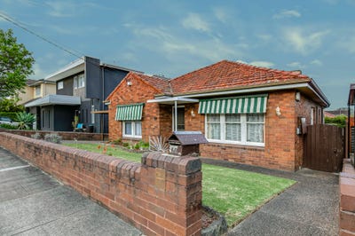 /international/au/12-robert-avenue-russell-lea-nsw-152672996/