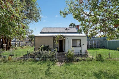 /international/au/19-grosvenor-street-narrandera-nsw-150925924/