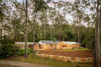 /international/au/19-repton-street-pullenvale-qld-151570024/